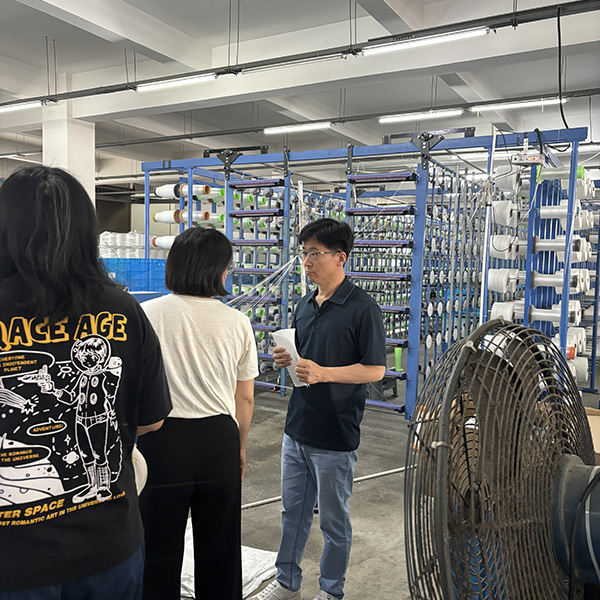 Customised special filter cloths for Korean customers visiting the plant